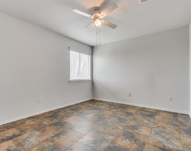 13620 Lyndon B Johnson St - Photo Thumbnail 20