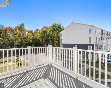 900 Gilbert Road - Photo Thumbnail 11