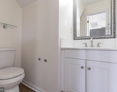 5601 Ashburn Terrace - Photo Thumbnail 11