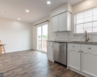 5601 Ashburn Terrace - Photo Thumbnail 9