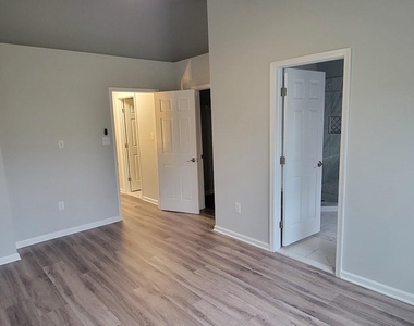 2246 Wetherburne - Photo Thumbnail 9