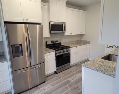 2246 Wetherburne - Photo Thumbnail 3