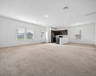 413 Paddlefish Ln - Photo Thumbnail 2