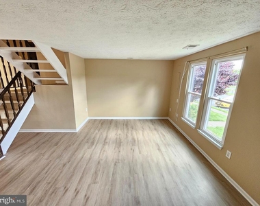 509 Beebe Court - Photo Thumbnail 2