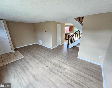 509 Beebe Court - Photo Thumbnail 4