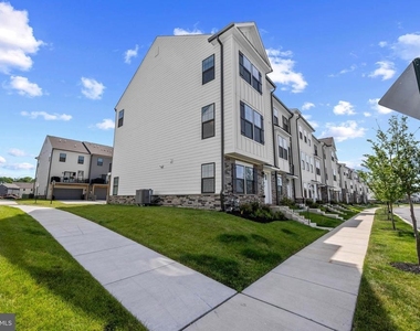434 Herringbone Way - Photo Thumbnail 45