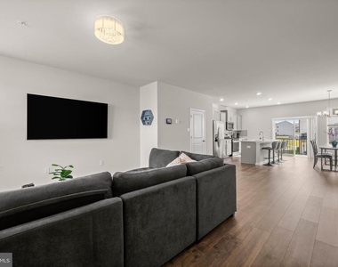 434 Herringbone Way - Photo Thumbnail 10