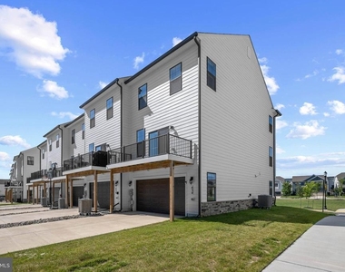 434 Herringbone Way - Photo Thumbnail 44