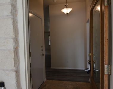 1303 Horseshoe Ranch Dr - Photo Thumbnail 4
