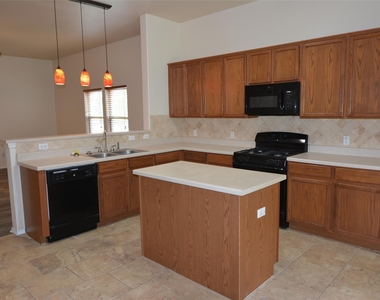 1303 Horseshoe Ranch Dr - Photo Thumbnail 7