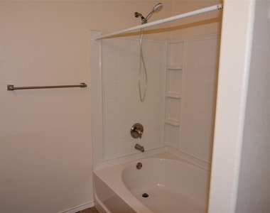 1303 Horseshoe Ranch Dr - Photo Thumbnail 13