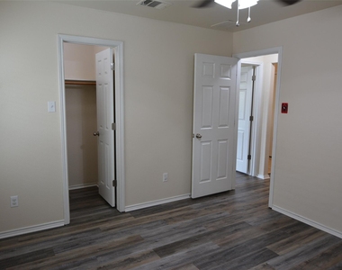 1303 Horseshoe Ranch Dr - Photo Thumbnail 20