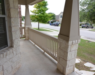 1303 Horseshoe Ranch Dr - Photo Thumbnail 3