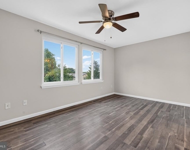 8808 Eureka Lane - Photo Thumbnail 11