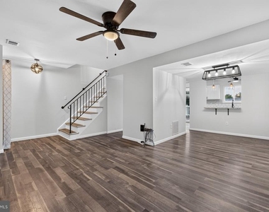 8808 Eureka Lane - Photo Thumbnail 1