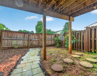8808 Eureka Lane - Photo Thumbnail 24
