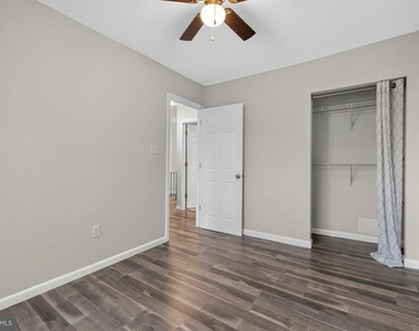 8808 Eureka Lane - Photo Thumbnail 13