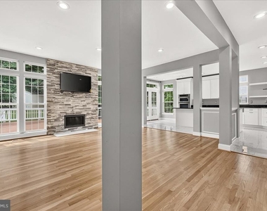 6455 Saddlebrook Lane - Photo Thumbnail 19