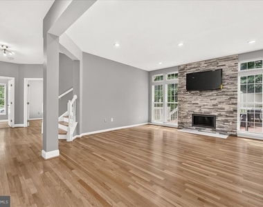6455 Saddlebrook Lane - Photo Thumbnail 20
