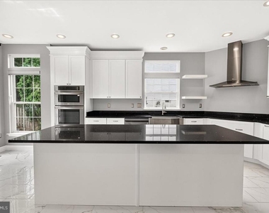6455 Saddlebrook Lane - Photo Thumbnail 2