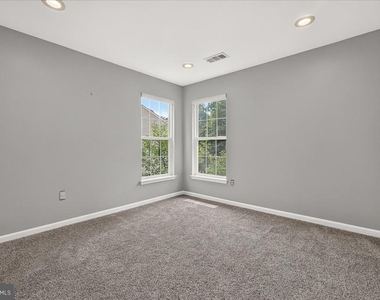 6455 Saddlebrook Lane - Photo Thumbnail 36