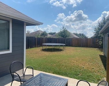 4405 Belfield Ln - Photo Thumbnail 8