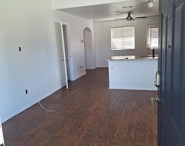 4405 Belfield Ln - Photo Thumbnail 5