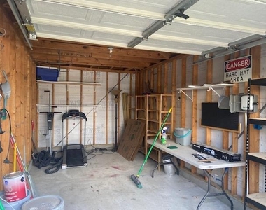 4405 Belfield Ln - Photo Thumbnail 7