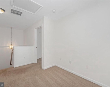 4946 Whitney Terrace - Photo Thumbnail 17