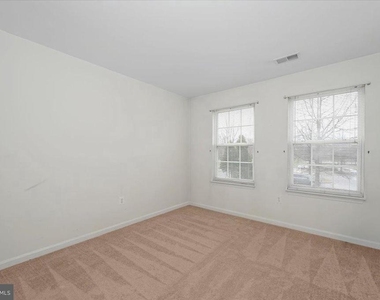 4946 Whitney Terrace - Photo Thumbnail 10