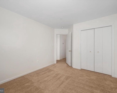 4946 Whitney Terrace - Photo Thumbnail 12