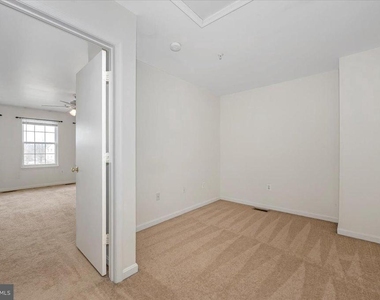 4946 Whitney Terrace - Photo Thumbnail 16