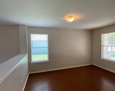 11816 Plains Valley Dr - Photo Thumbnail 4