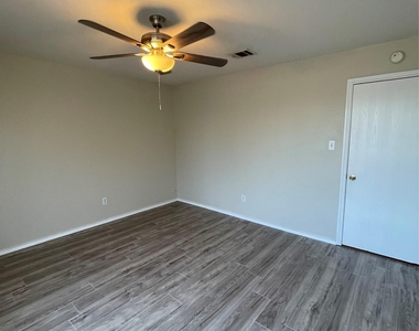11816 Plains Valley Dr - Photo Thumbnail 7
