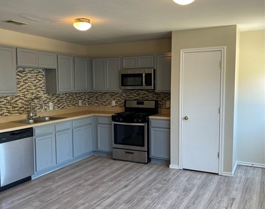 11816 Plains Valley Dr - Photo Thumbnail 2