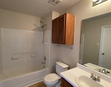 11816 Plains Valley Dr - Photo Thumbnail 5