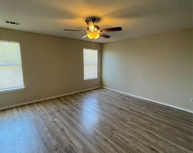 11816 Plains Valley Dr - Photo Thumbnail 3