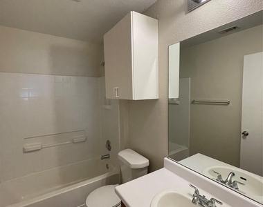 11816 Plains Valley Dr - Photo Thumbnail 9
