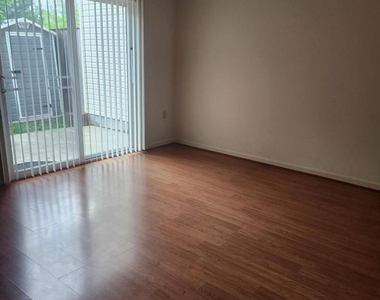 1234 Oakwood Drive - Photo Thumbnail 5