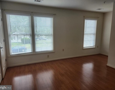 1234 Oakwood Drive - Photo Thumbnail 10