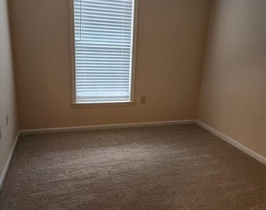 1234 Oakwood Drive - Photo Thumbnail 13
