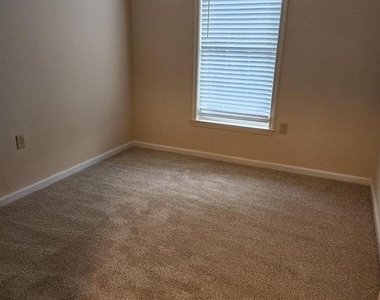 1234 Oakwood Drive - Photo Thumbnail 12