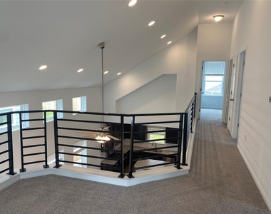 11105 El Capitan Dr - Photo Thumbnail 4