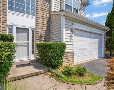 9112 Granite Court - Photo Thumbnail 7