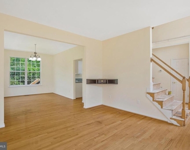 9112 Granite Court - Photo Thumbnail 12