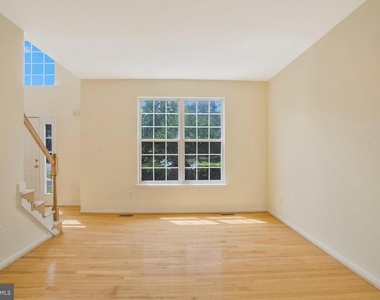 9112 Granite Court - Photo Thumbnail 14