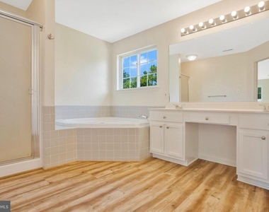 9112 Granite Court - Photo Thumbnail 43