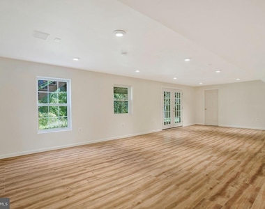 9112 Granite Court - Photo Thumbnail 54