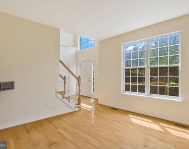 9112 Granite Court - Photo Thumbnail 13