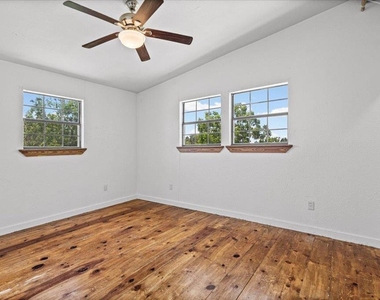 555 Harmon Hls - Photo Thumbnail 23